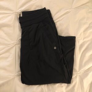 Lululemon Dance Studio Crops *Unlined size 6